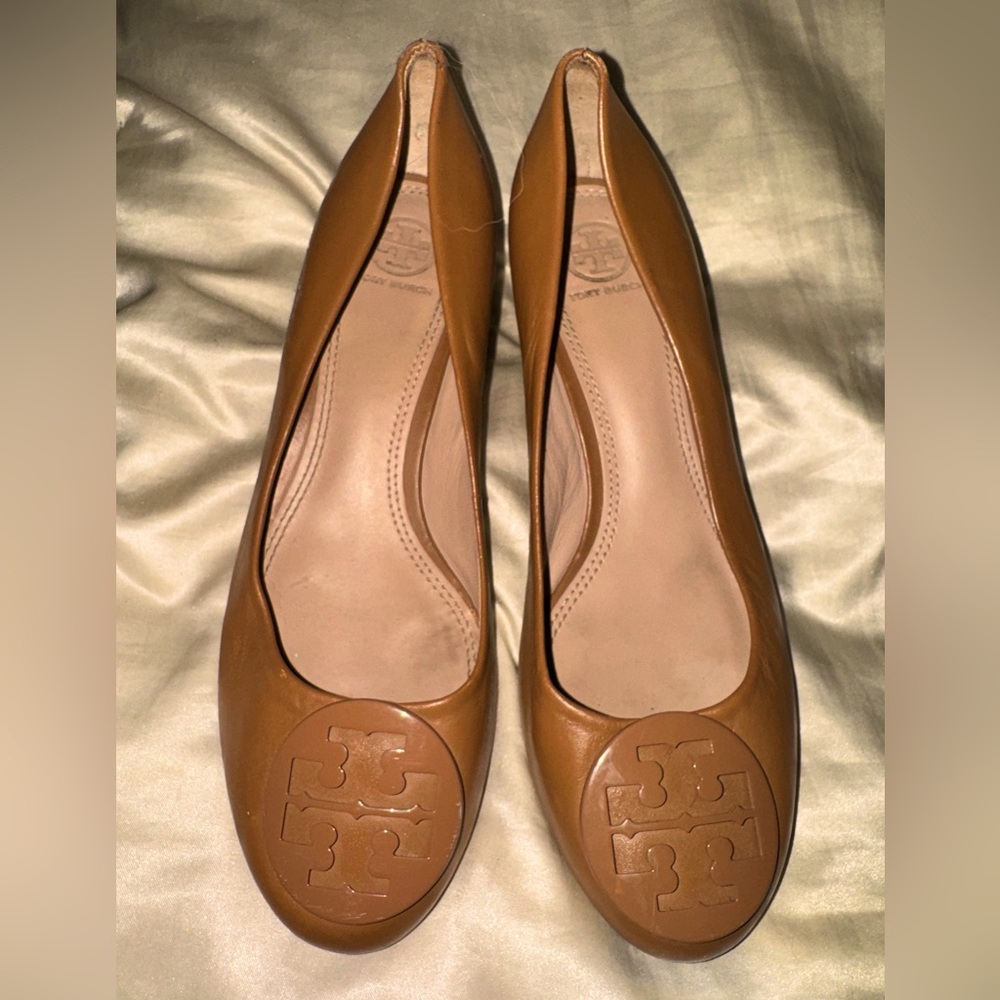 Tory Burch Tan Leather Pumps
